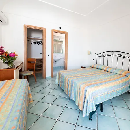 Hotel La Capannina - &