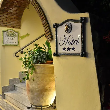 Hotel La Capannina - &