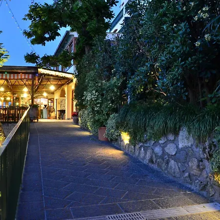 Hotel La Capannina - & 3*