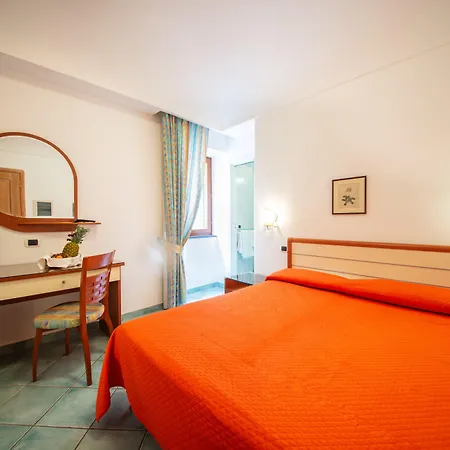 Ξενοδοχείο La Capannina - &