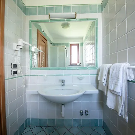 Ξενοδοχείο La Capannina - &