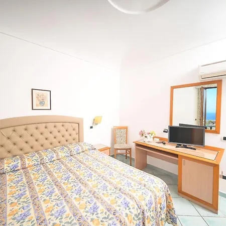 La Capannina - & 3*