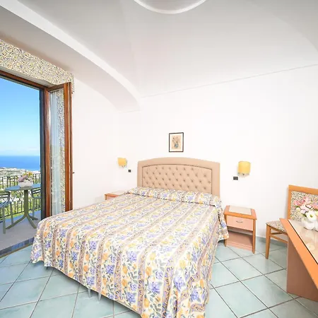 La Capannina - & 3*