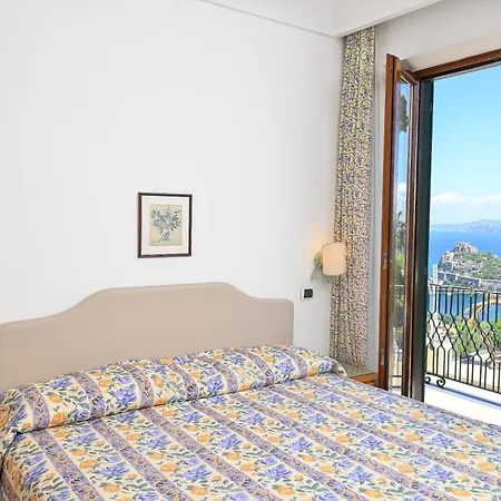 La Capannina - & 3*