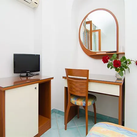 Hotel La Capannina - & 3*