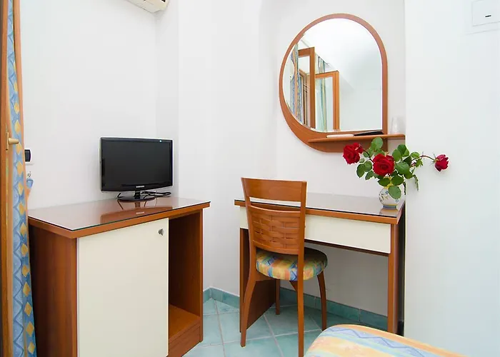 Hotel La Capannina - & 3*